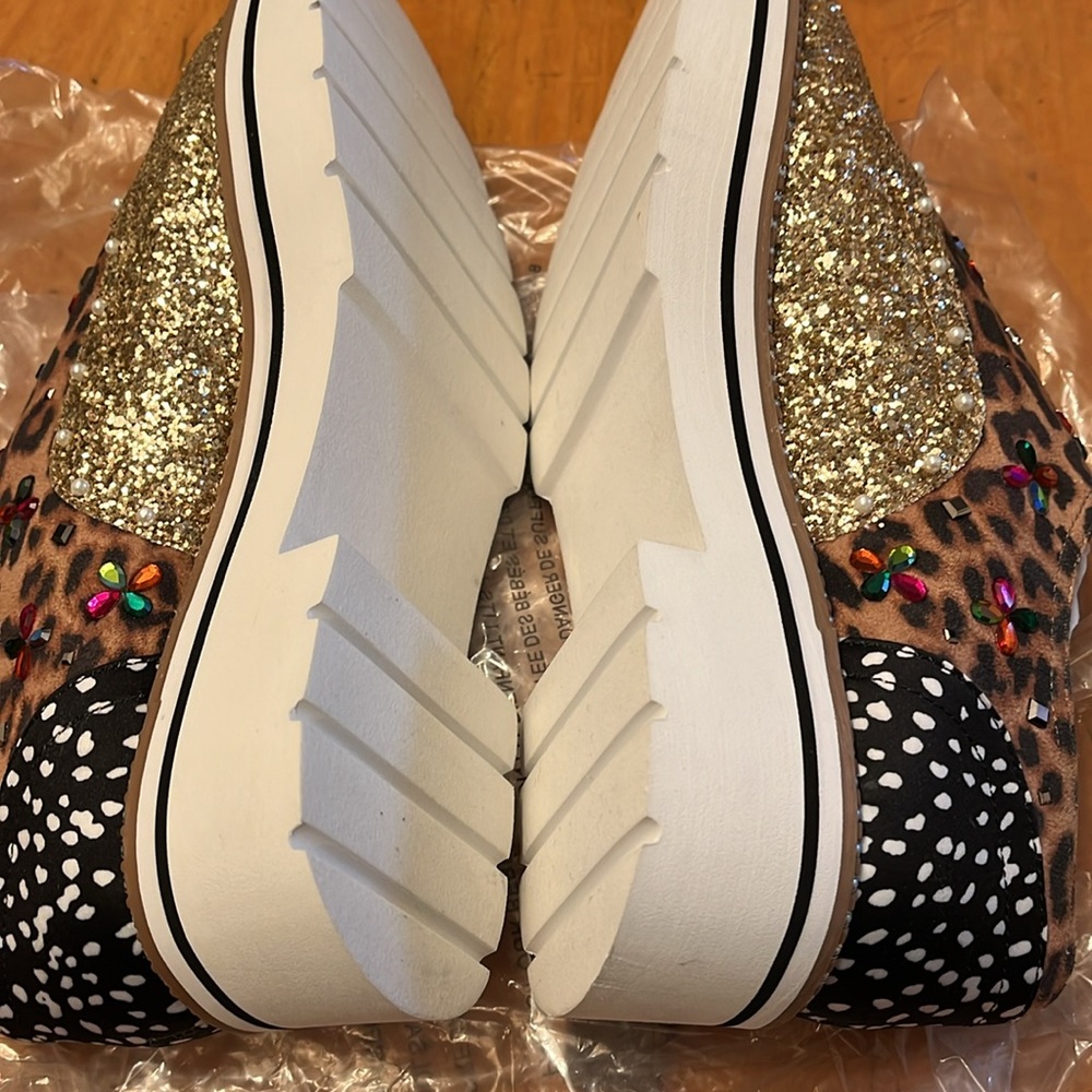 NEW BETSEY JOHNSON pixxy gold multi chunky loafer in gold - Picture 3 of 4